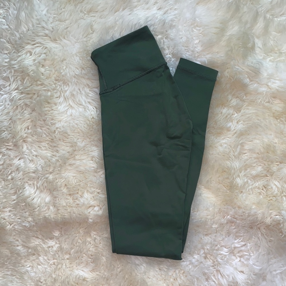 🚫 SOLD ON MERCARI Lululemon green low rise 28’